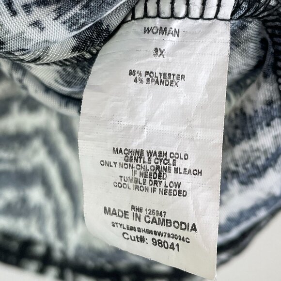 Cocomo Woman Plus 3X Black White Chevron Tunic Top Stretch Shirt Roll Tab Sleeve - Picture 4 of 11